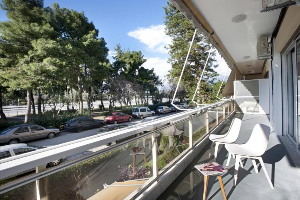 Palaio Faliro, A Bright And Spacious Apartment Atenas Exterior foto