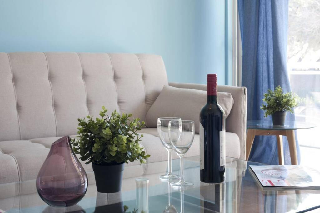 Palaio Faliro, A Bright And Spacious Apartment Atenas Exterior foto