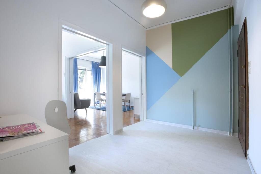 Palaio Faliro, A Bright And Spacious Apartment Atenas Exterior foto